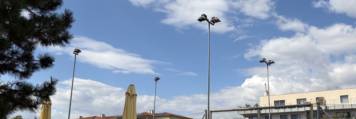 Mehr über den Artikel erfahren Neues LED Flutlicht!